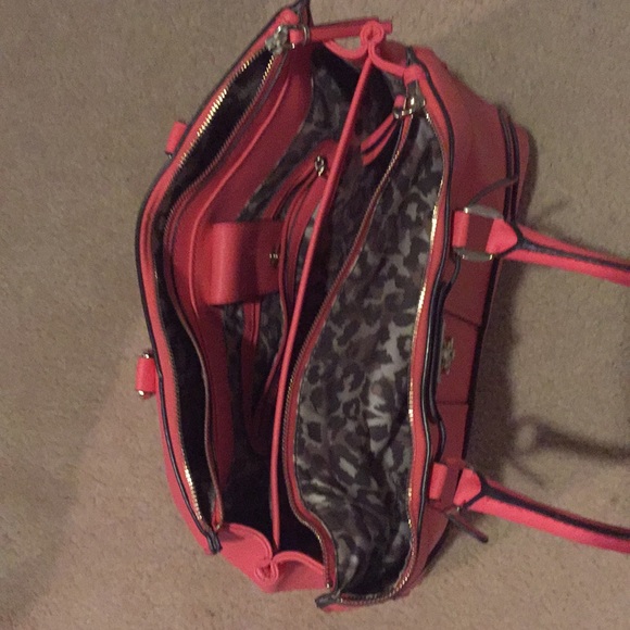 Coral Guess shoulder bag - Picture 3 of 3